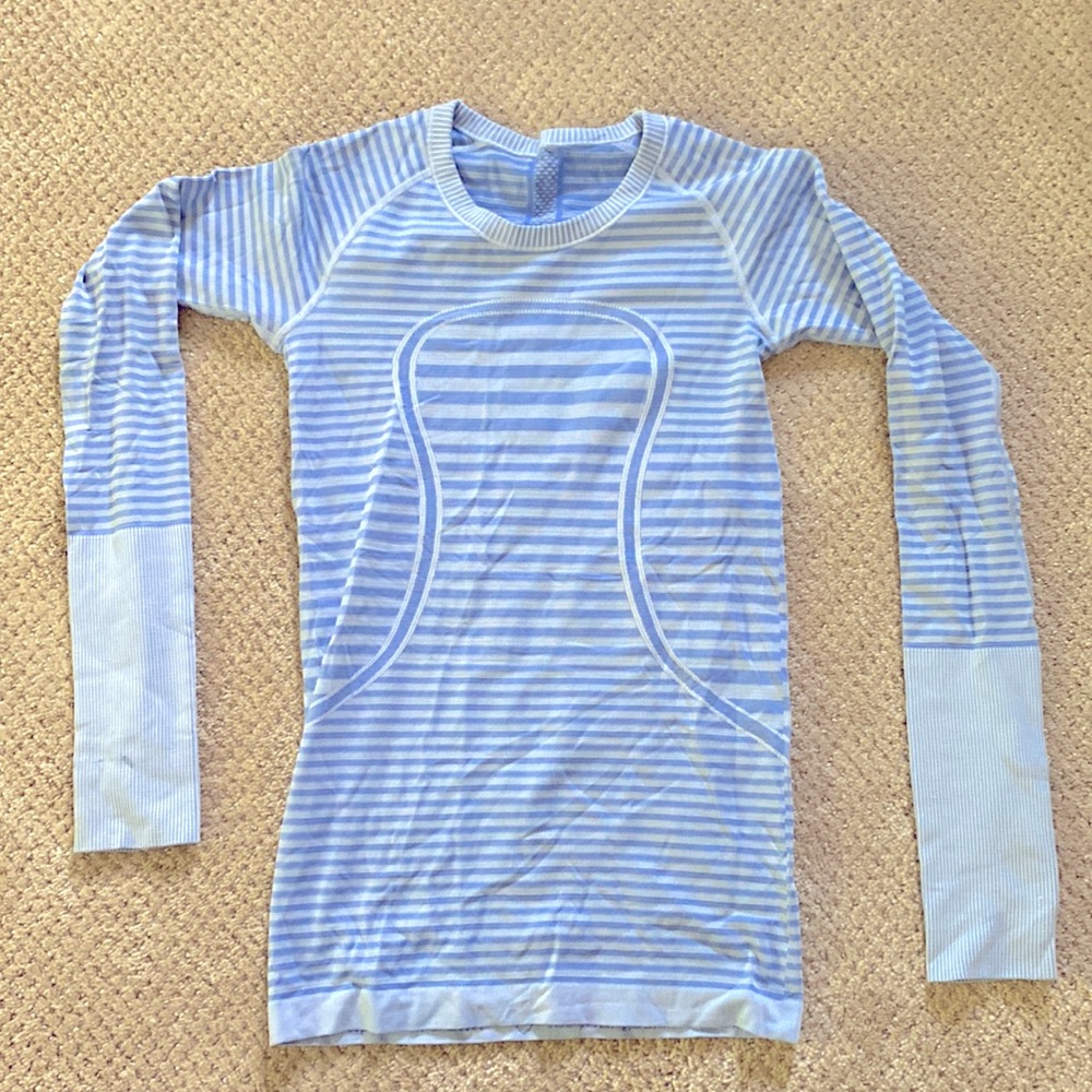 Lululemon size 4 swiftly tech long sleeve
